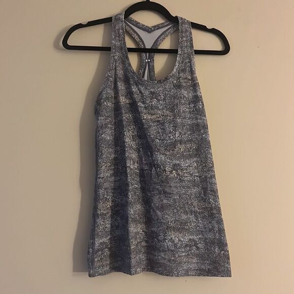 Lululemon Silver Racerback Tank Size 6 - Picture 1 of 4